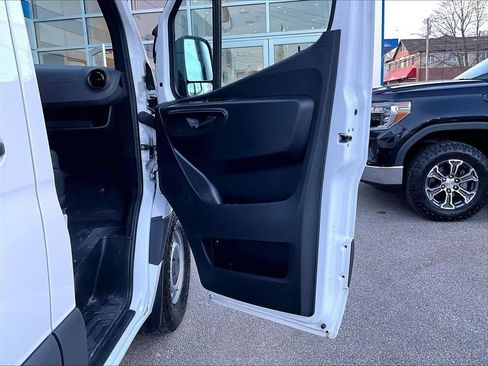 Used 2024 Mercedes-Benz Sprinter 2500 image 12