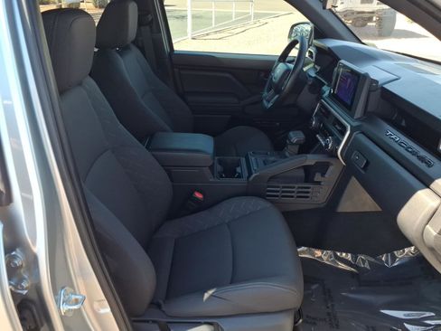 Used 2025 Toyota Tacoma SR w/ SR Upgrade Package image 11