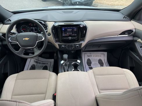 Used 2022 Chevrolet Traverse LS image 26