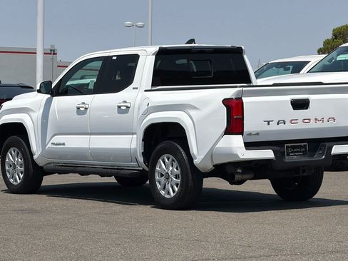 Used 2024 Toyota Tacoma SR5 w/ SR5 Upgrade Package AWD/4WD image 7