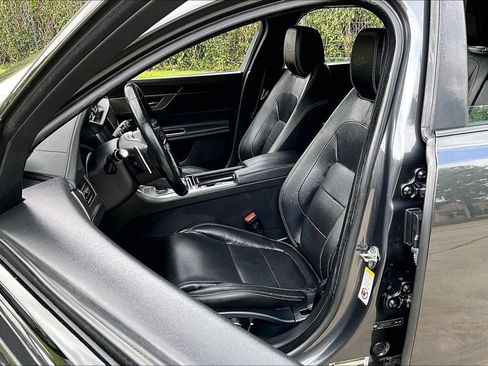 Used 2018 Jaguar XF S AWD/4WD image 34