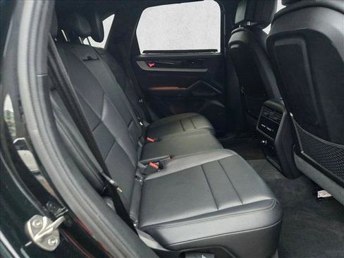 Used 2025 Porsche Cayenne E-Hybrid image 19