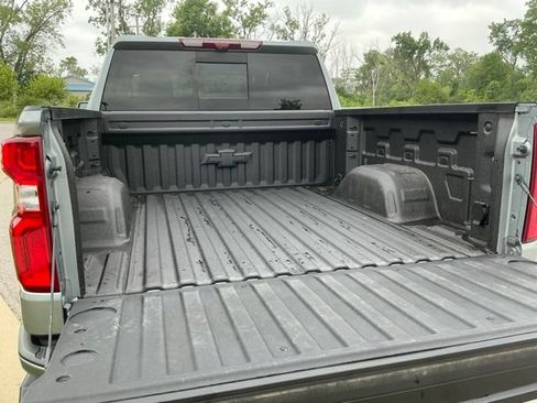Used 2025 Chevrolet Silverado 1500 High Country w/ Technology Package AWD/4WD image 11