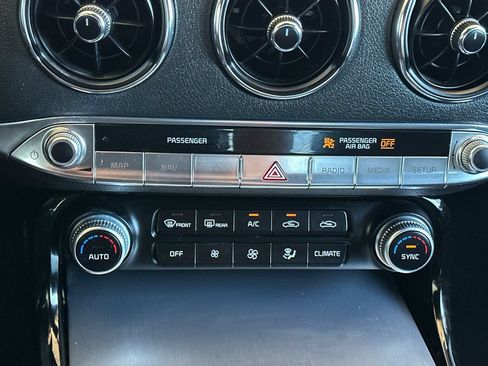Used 2022 Kia Stinger GT1 RWD image 21