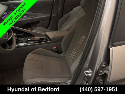 Used 2024 Hyundai Elantra SEL FWD image 11