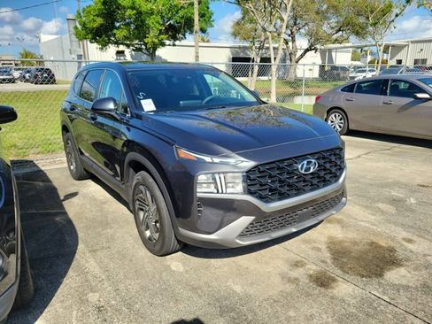 Used 2023 Hyundai Santa Fe SE image 1