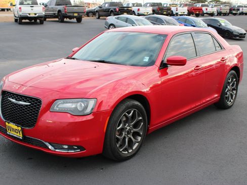Used 2017 Chrysler 300 S image 4