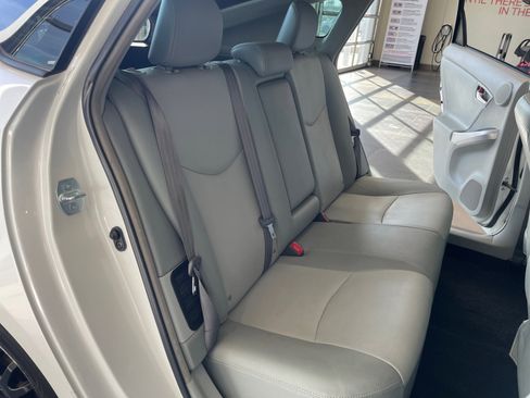 Used 2015 Toyota Prius Four image 18