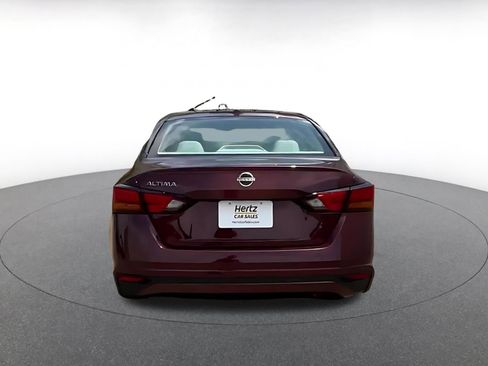 Used 2025 Nissan Altima 2.5 SV FWD image 12