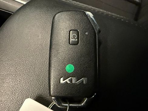 Used 2022 Kia K5 LXS image 17