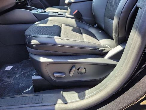 New 2025 Ford Escape SE image 11