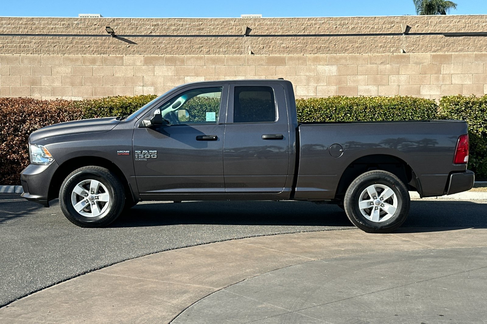 Used 2019 RAM 1500 Express AWD/4WD image 7