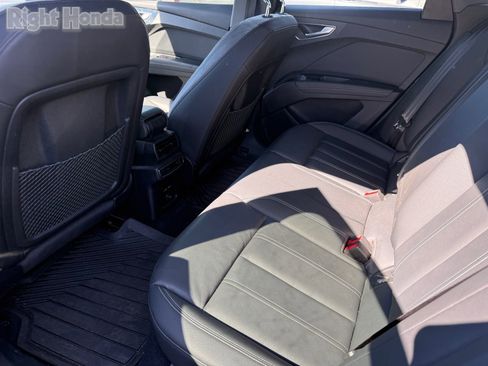 Used 2023 Audi Q4 e-tron Premium Plus w/ Premium Plus image 8