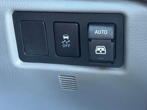 Used 2010 Toyota Sequoia Limited image 22