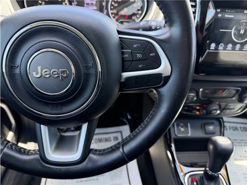 Used 2019 Jeep Compass Latitude FWD image 39