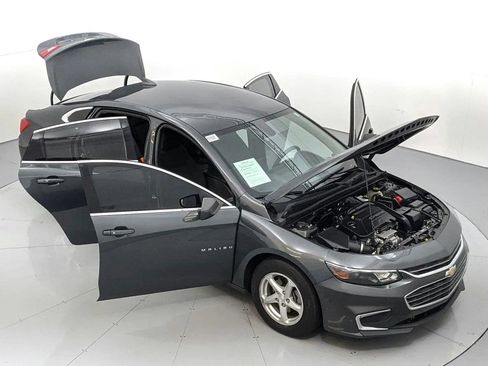 Used 2017 Chevrolet Malibu LS FWD image 25