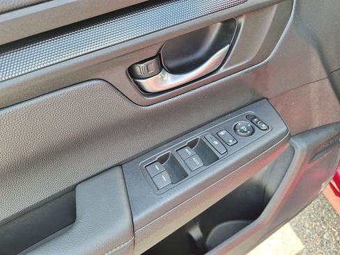 Used 2025 Honda CR-V EX image 13
