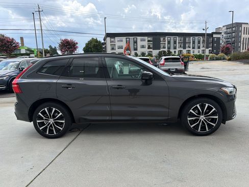Used 2024 Volvo XC60 B5 Plus w/ Protection Package Premier AWD/4WD image 8