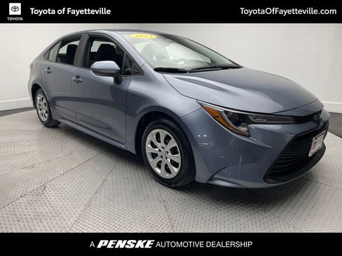 Used 2024 Toyota Corolla LE image 3