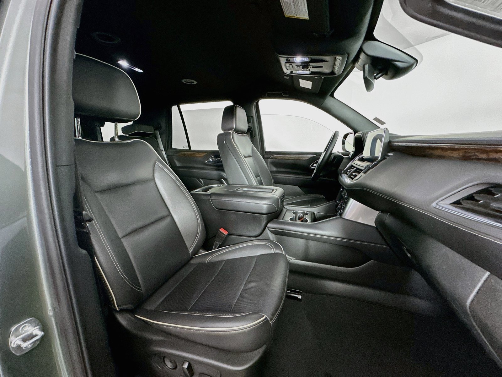 Used 2024 Chevrolet Tahoe Premier AWD/4WD image 31