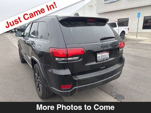 Used 2019 Jeep Grand Cherokee Altitude image 3
