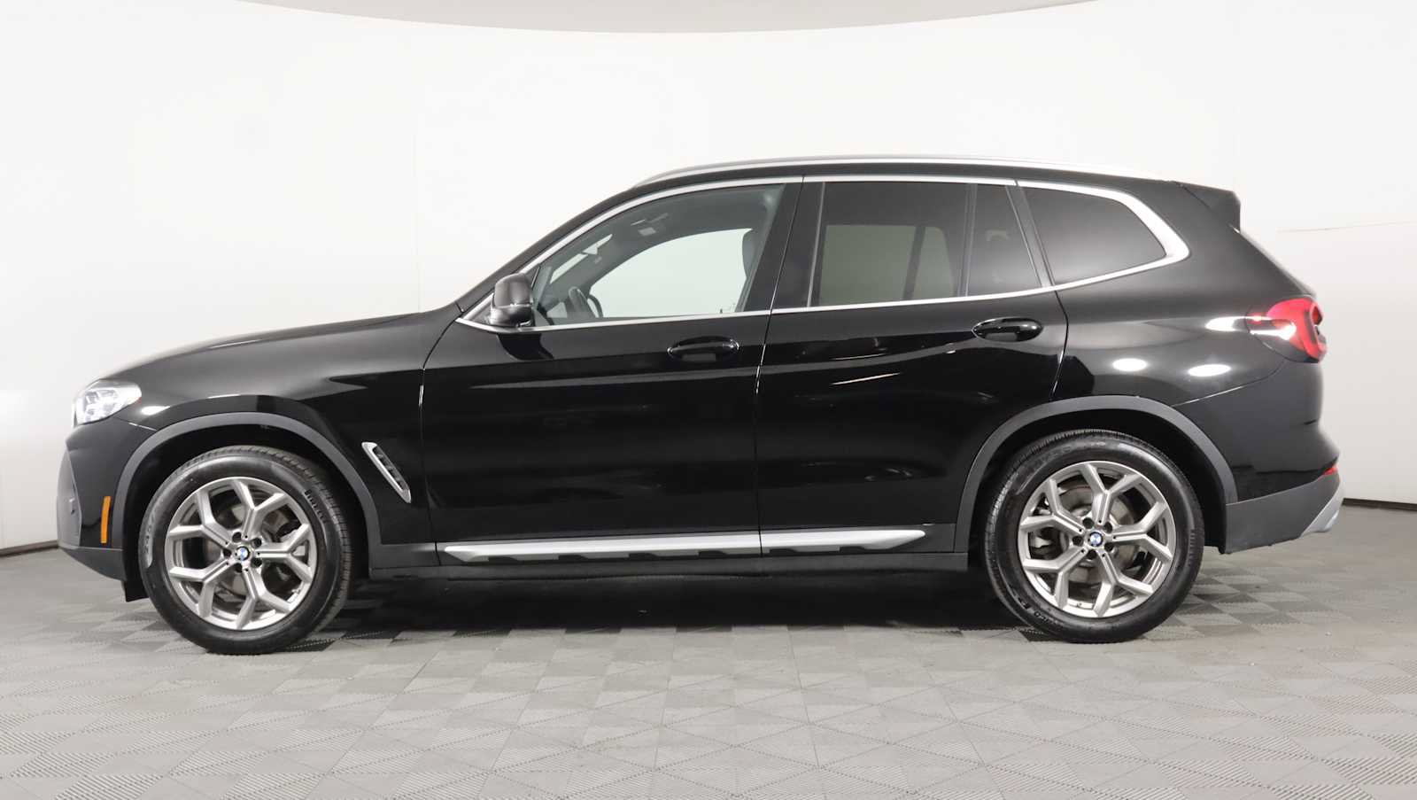 Used 2024 BMW X3 xDrive30i w/ Premium Package w/ZPA AWD/4WD image 8