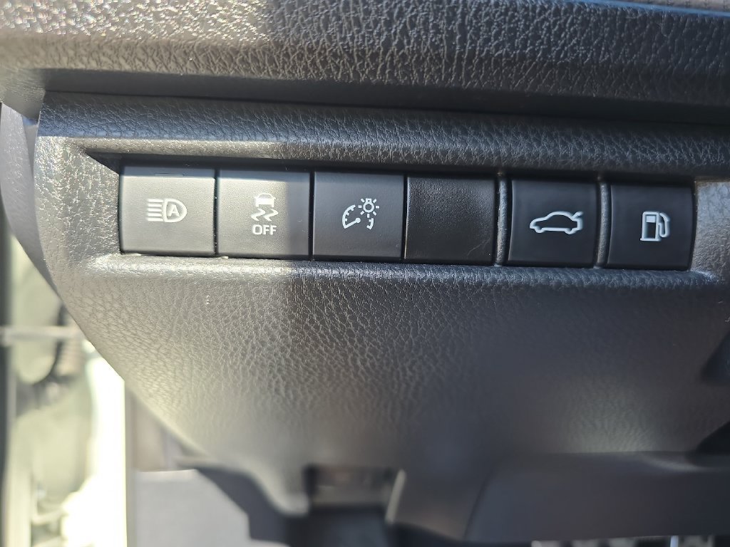 Used 2025 Toyota Camry SE w/ Convenience Package FWD image 22