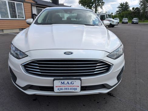 Used 2019 Ford Fusion SE FWD image 9