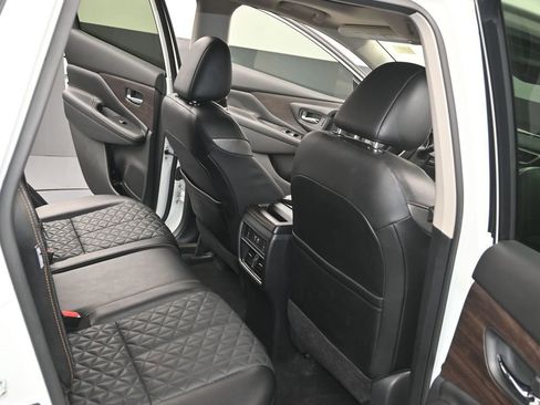 Used 2024 Nissan Murano Platinum w/ Cargo Package image 13