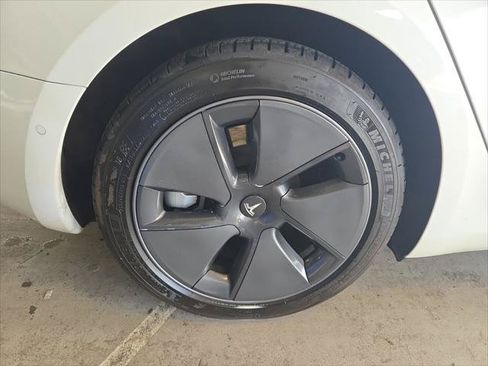 Used 2021 Tesla Model 3 Standard Range Plus RWD image 12