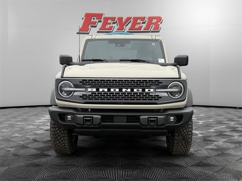 New 2025 Ford Bronco Badlands image 8