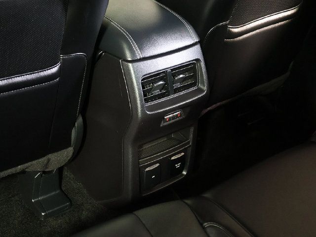 Used 2018 Ford Edge Titanium w/ Equipment Group 302A AWD/4WD image 29
