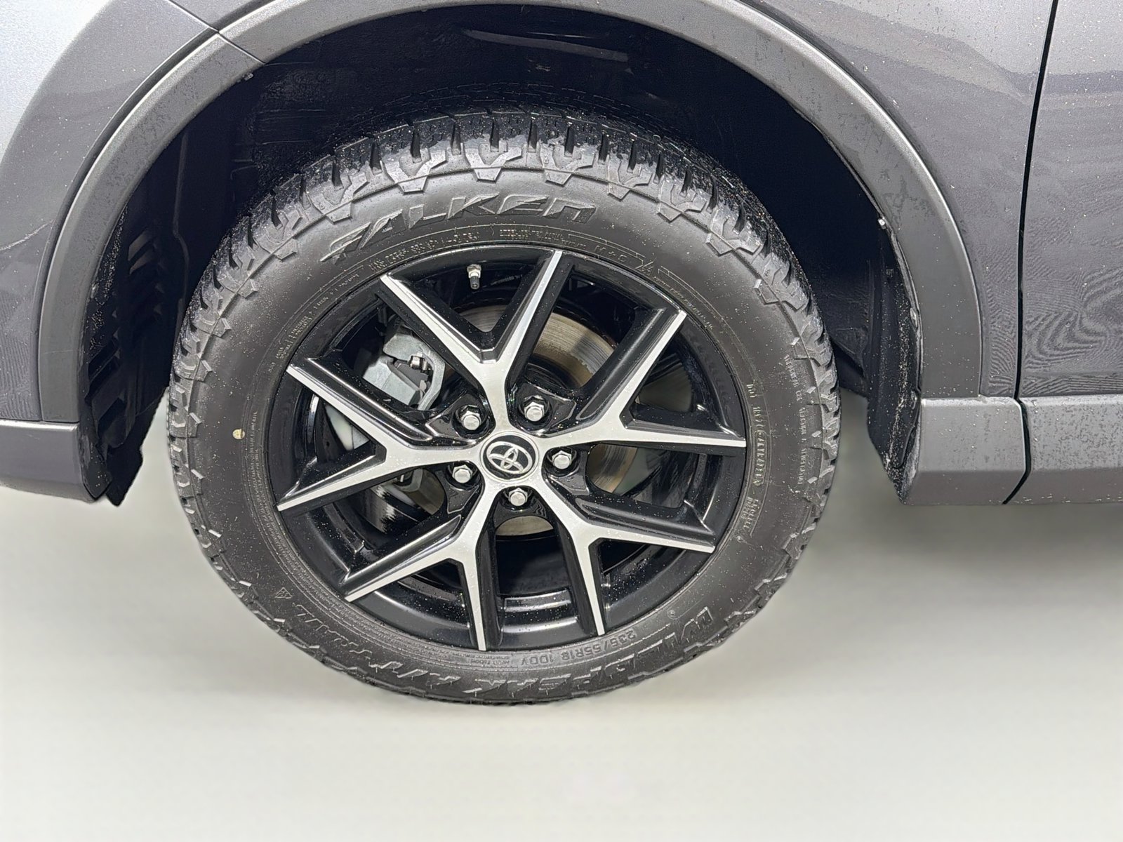 Used 2018 Toyota RAV4 SE w/ Advanced Technology Package AWD/4WD image 33