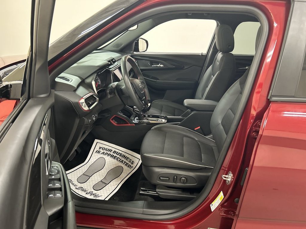 Certified 2023 Chevrolet TrailBlazer RS w/ Sun and Liftgate Package AWD/4WD image 9