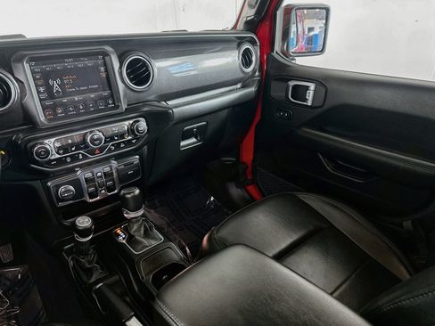 Used 2021 Jeep Wrangler Unlimited Sahara AWD/4WD image 22