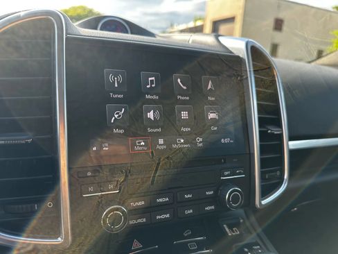 Used 2018 Porsche Cayenne image 22