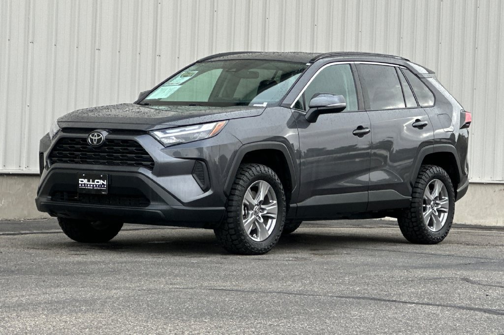 Used 2025 Toyota RAV4 XLE AWD/4WD image 4