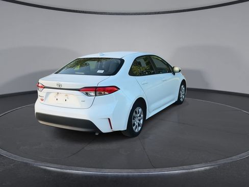 Used 2023 Toyota Corolla LE FWD image 8
