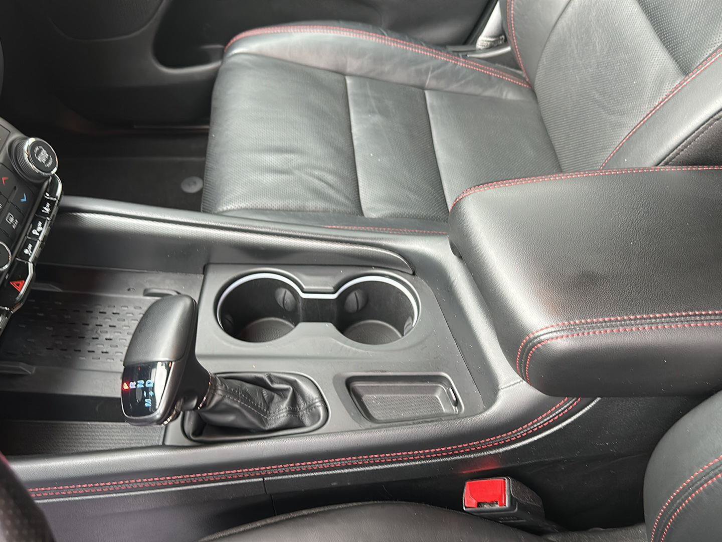 Used 2025 Dodge Durango GT AWD/4WD image 16