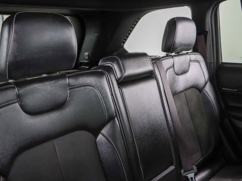 Used 2023 Jeep Grand Cherokee Altitude image 27