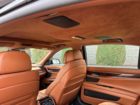 Used 2011 BMW 750Li image 12