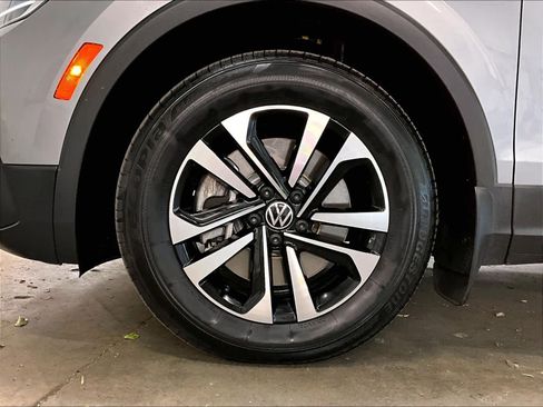 Used 2024 Volkswagen Tiguan S image 11