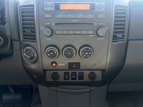 Used 2005 Nissan Titan SE w/ (R02) SE Off-Road Pkg image 13
