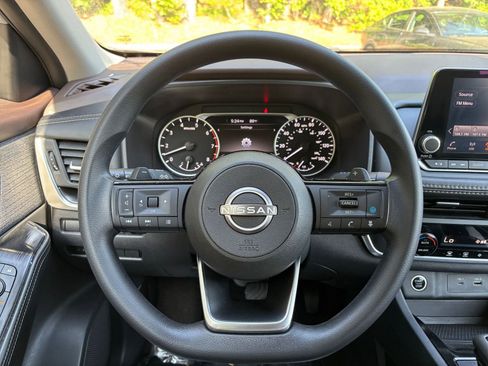 Used 2023 Nissan Rogue SV FWD image 29