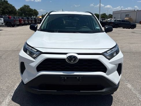 Used 2025 Toyota RAV4 LE AWD/4WD image 7