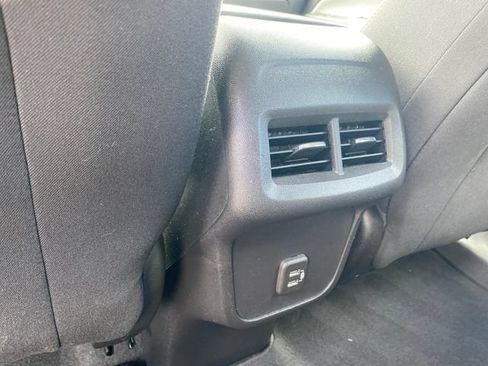 Used 2022 Chevrolet Equinox LS w/ Driver Confidence II Package AWD/4WD image 19