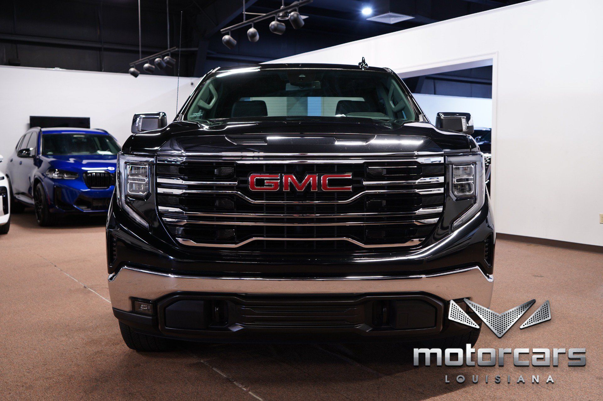 Used 2023 GMC Sierra 1500 SLT w/ SLT Premium Package RWD image 2