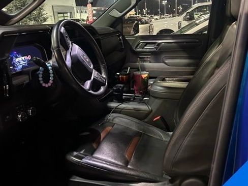 Used 2022 GMC Sierra 1500 AT4 w/ AT4 Preferred Package image 11