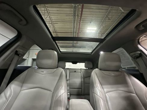 Used 2019 Cadillac XT4 Premium Luxury image 16