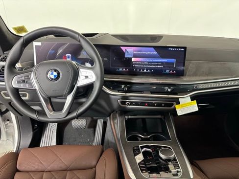 New 2026 BMW X7 xDrive40i image 13
